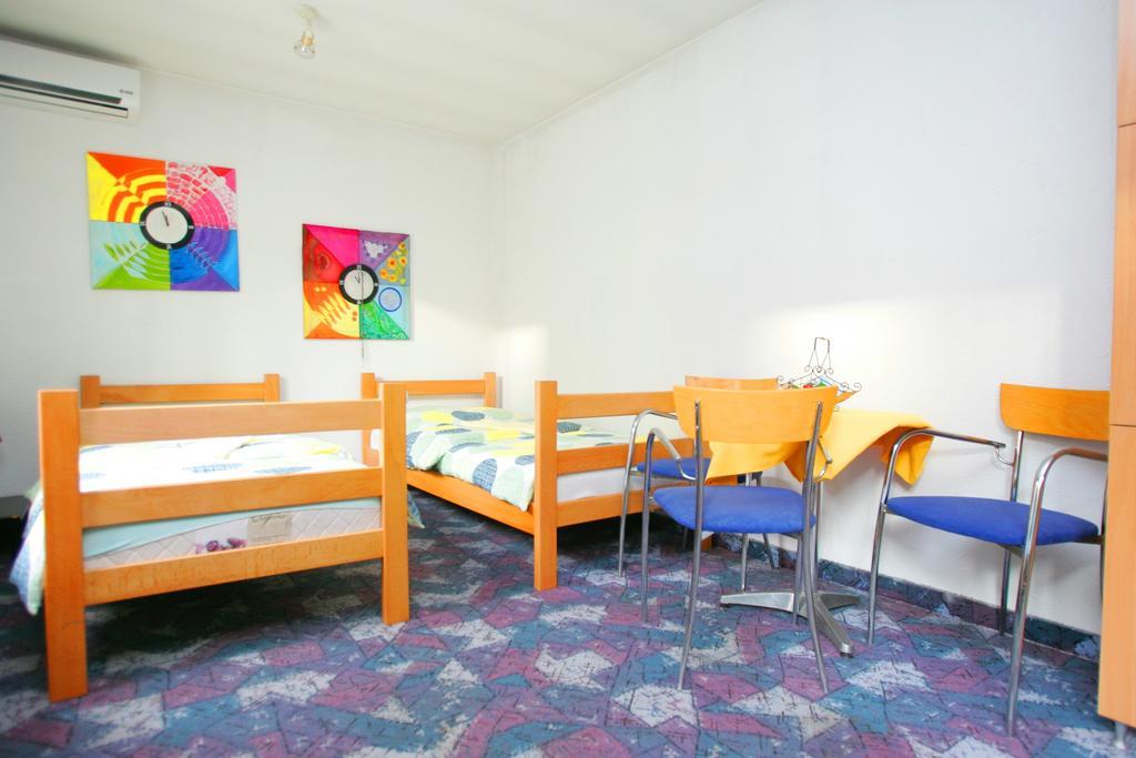 Hostel 021 Novi Sad Quarto foto